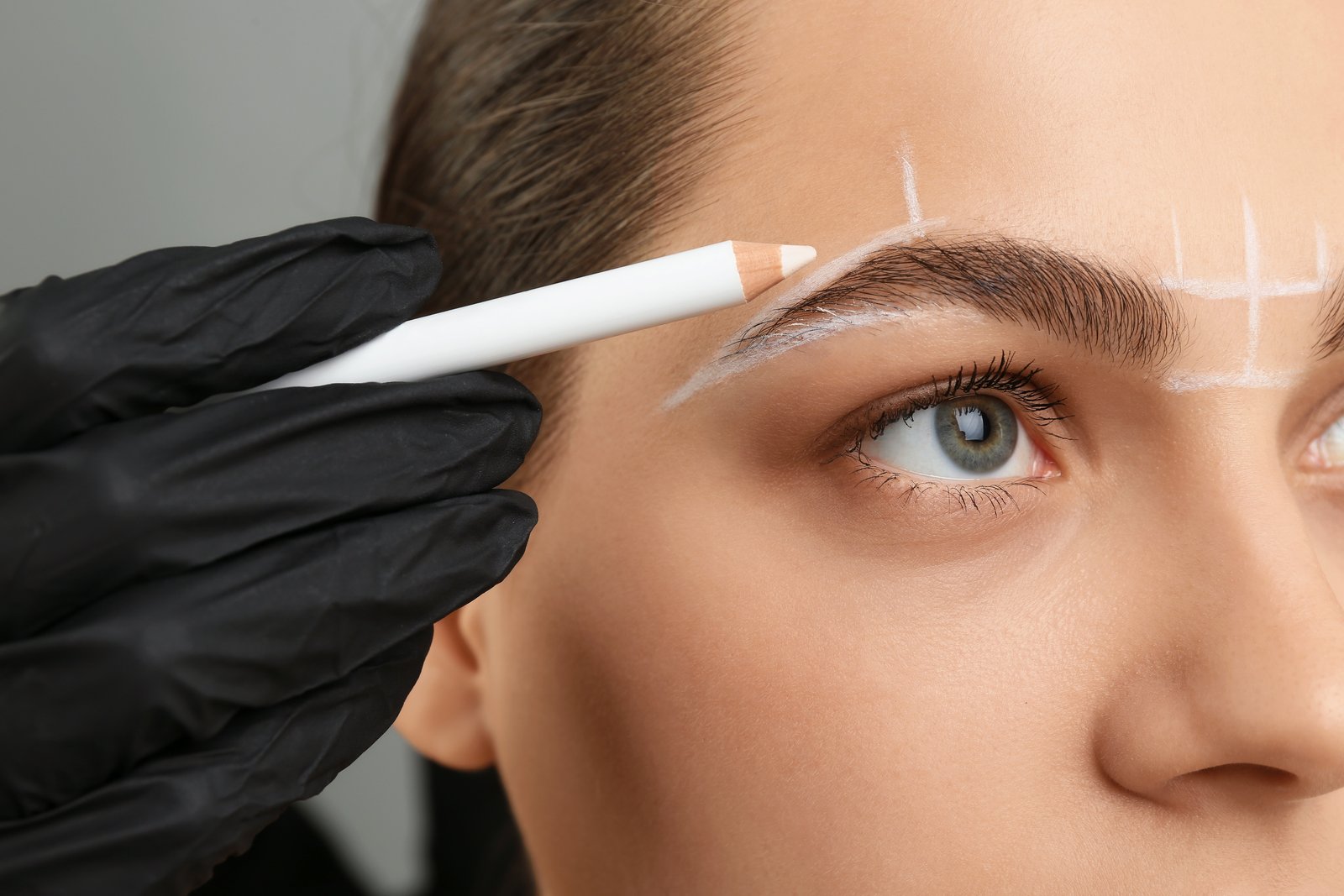 https://clinoraclinic.ghayatltd.com/wp-content/uploads/2026/06/materials/eyebrow- transplant/shutterstock_2457320585.jpg